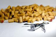 corks-corkscrew-screw-wine-drink-640362.jpg