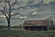 barn-old-building-weathered-farm-615388.jpg