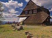 hiking-poland-meadow-grass-410998.jpg