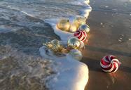 beach-christmas-ornaments-holiday-1102692.jpg