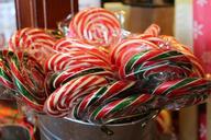 candy-christmas-sucker-peppermint-574643.jpg