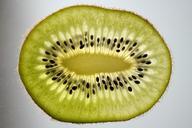 kiwi-kiwi-slice-fruit-green-discs-894422.jpg