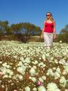 wildflowers-australia-outback-woman-1233598.jpg