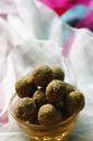 indian-sweets-coconut-sweets-indian-558556.jpg