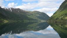 norway-fjord-mirror-lake-reflrction-977683.jpg