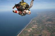 skydiving-sport-extreme-escape-sky-721300.jpg