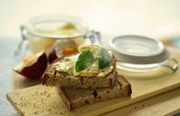 bread-butter-breakfast-1266641.jpg