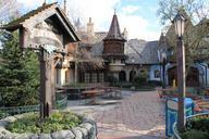 disneyland-cafe-patio-skylight-613685.jpg