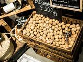 nuts-market-vegetables-barcelona-880766.jpg