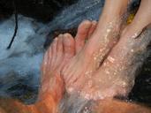 feet-water-cold-cool-toes-423092.jpg