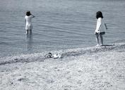 children-play-beach-black-and-white-354522.jpg