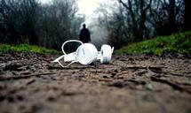 headphones-mud-ground-pathway-drop-1149205.jpg