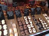 cakes-chocolate-market-london-pie-534437.jpg