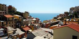 riomaggiore-cinque-terre-sea-921486.jpg