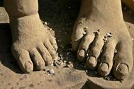 feet-ten-fig-monument-sculpture-482588.jpg