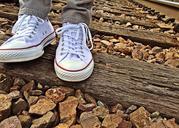 sneakers-white-converse-hipster-1323413.jpg