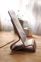 ipad-tablet-stand-wood-technology-925778.jpg