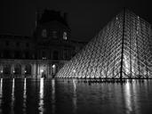 louvre-paris-night-pyramid-332469.jpg