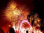 fireworks-london-london-eye-645048.jpg