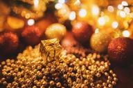 bokeh-gold-golden-abstract-lights-791131.jpg