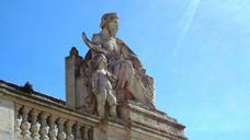 sculpture-louvre-paris-495396.jpg