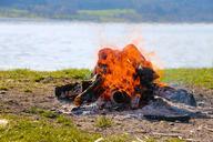 campfire-fire-lake-grilling-719762.jpg