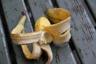 banana-yellow-food-fresh-ripe-385552.jpg