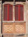 window-shutters-facade-closed-607550.jpg