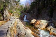 river-trail-hiking-nature-641464.jpg