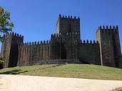 castle-guimar%C3%A3es-portugal-218288.jpg