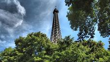 paris-eiffel-tower-879661.jpg