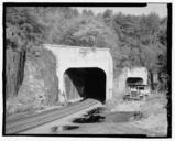 Weehawken_Tunnel_eastern_portal_(Conrail_River_Line_era).jpeg