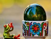 easter-frog-surprised-riesenei-1276741.jpg