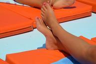 feet-legs-barefoot-summer-foot-605881.jpg