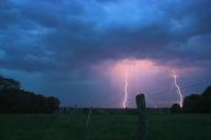 thunderstorm-flashes-lightning-weft-549663.jpg