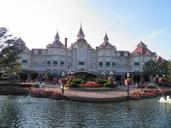 disneyland-paris-france-spring-1256508.jpg