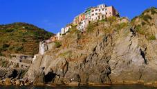 cinque-terre-cliff-houses-country-963714.jpg