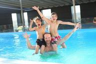 swimming-pool-children-father-fun-765312.jpg