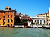 venice-italy-travel-375075.jpg