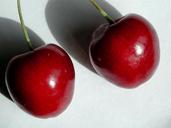 cherries-close-up-macro-ripe-fruit-588093.jpg