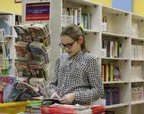 girl-library-books-magazines-1034465.jpg