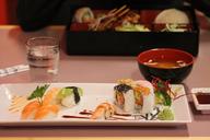 sushi-food-num-rice-asian-727244.jpg