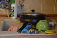 kitchen-a-mess-wash-sink-327985.jpg