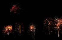 fireworks-holiday-red-night-596772.jpg