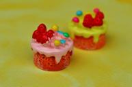 cupcake-cake-miniature-ceramic-1388975.jpg