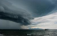 thunderstorm-beach-ocean-clouds-164550.jpg