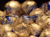 mozartkugeln-chocolates-sweetness-116789.jpg