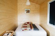 cabin-bedroom-sleep-sleeping-rest-413770.jpg