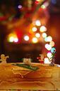 christmas-cake-bokeh-figurines-387723.jpg