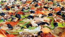 pizza-food-meal-lunch-dinner-411089.jpg